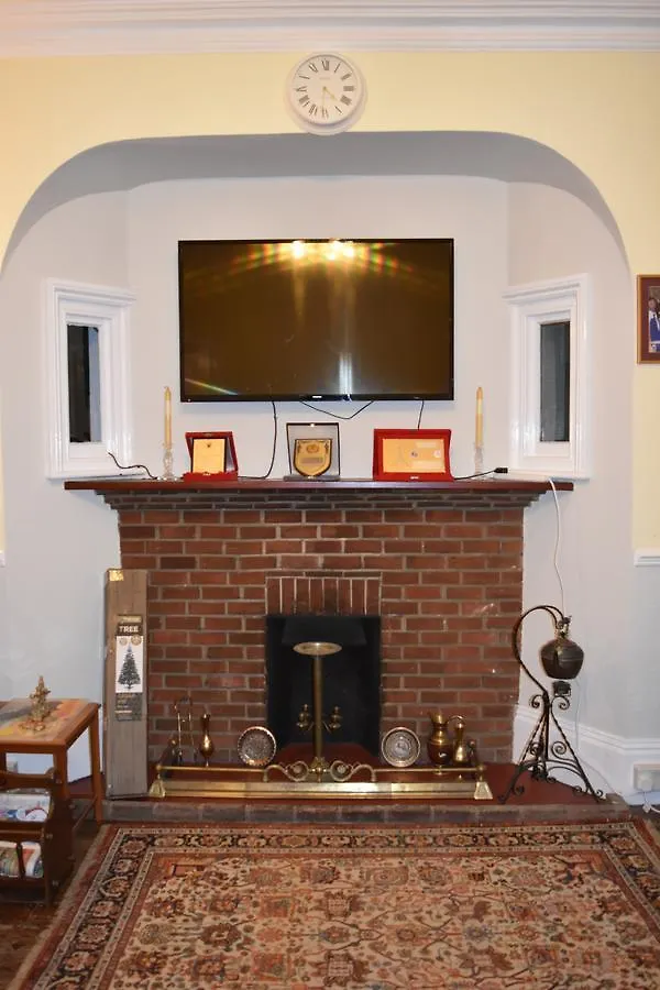 Nocleg ze śniadaniem Gatwick Castle B&B Horley