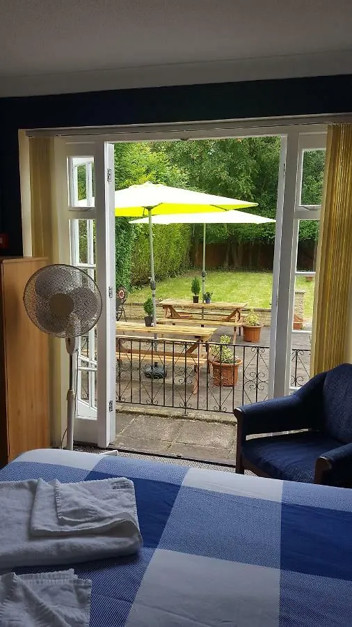 Nocleg ze śniadaniem Gatwick Castle B&B Horley